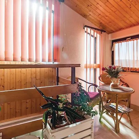 Apartment Pomer Cr Pula